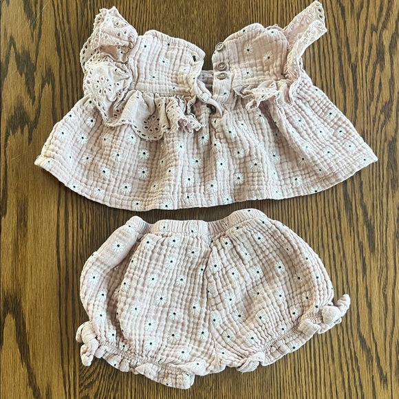 Jessica Simpson Ruffle Two-Piece Matching Set - Picture 3 of 3